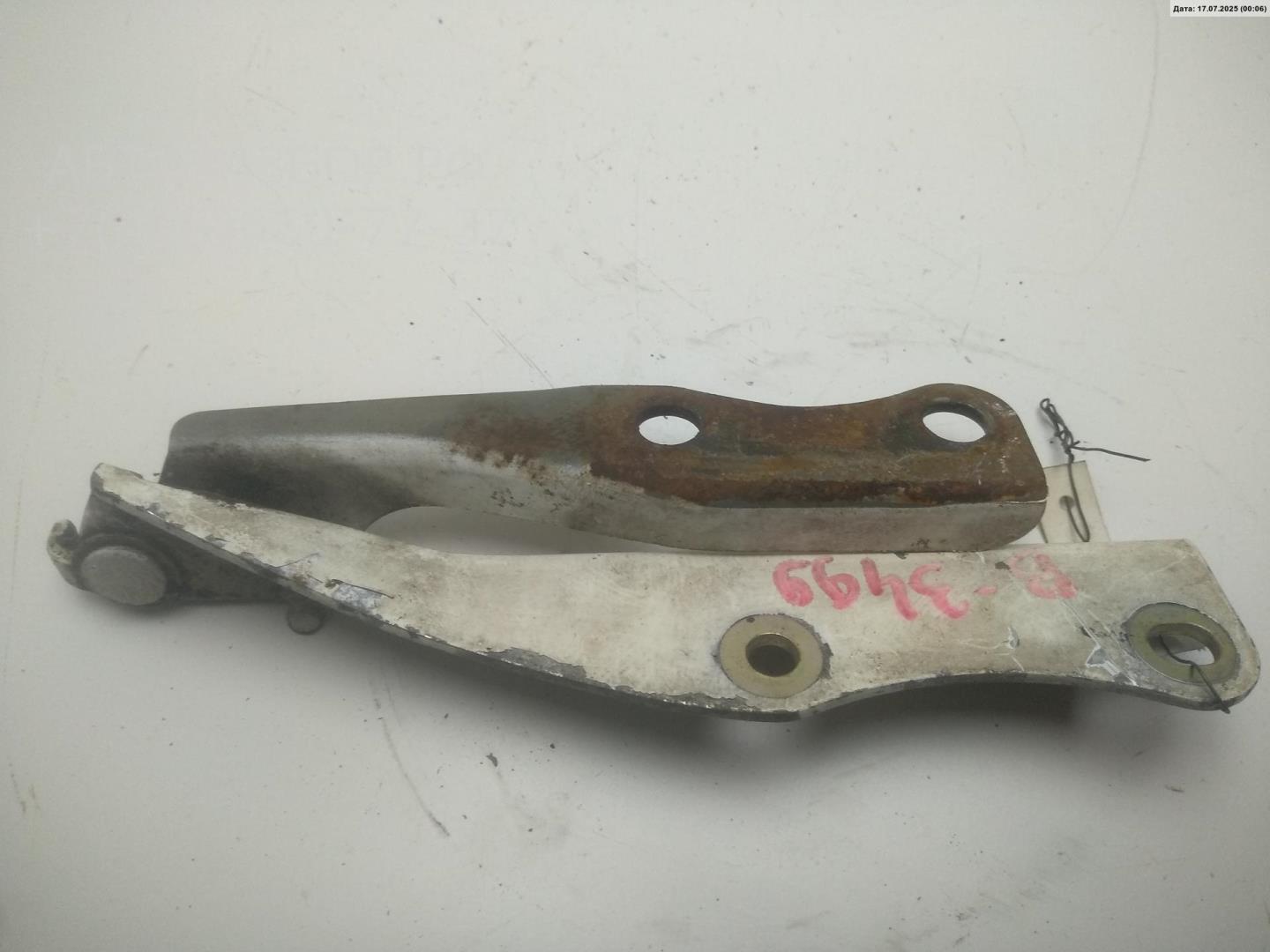 Петля капота правая