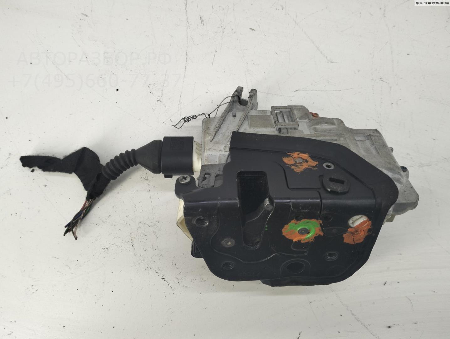 Замок двери задней правой