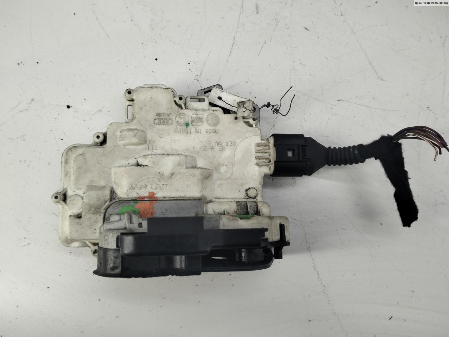 Замок двери задней правой