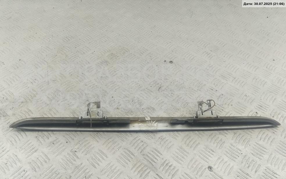 Накладка крышки багажника