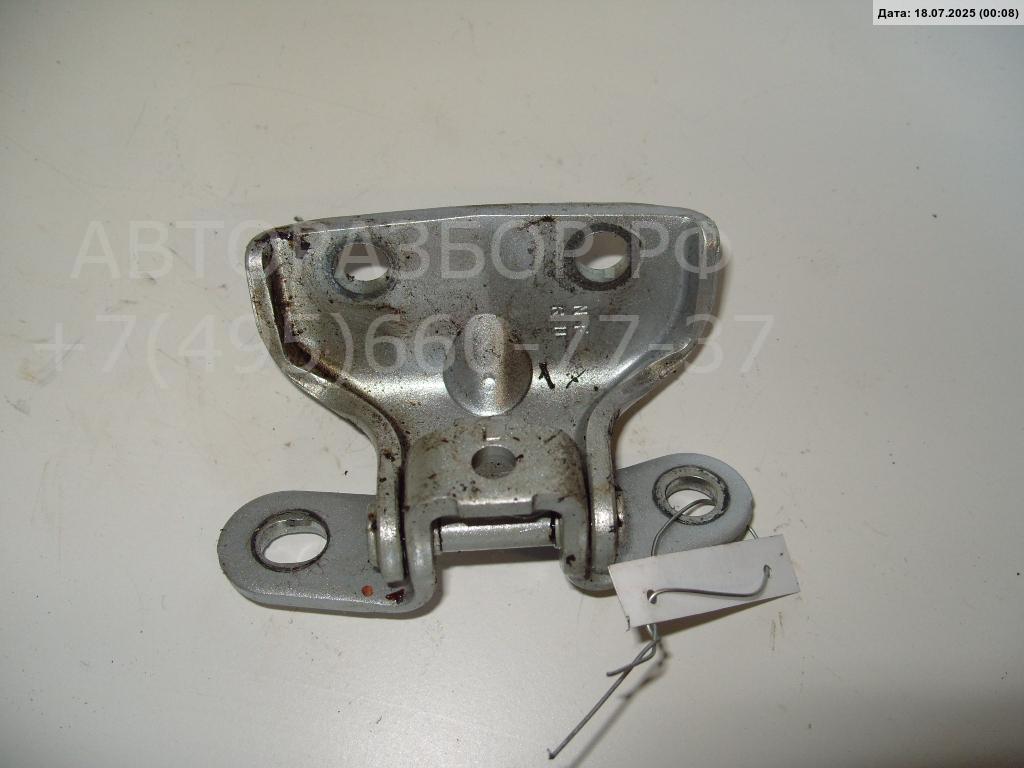 Петля двери