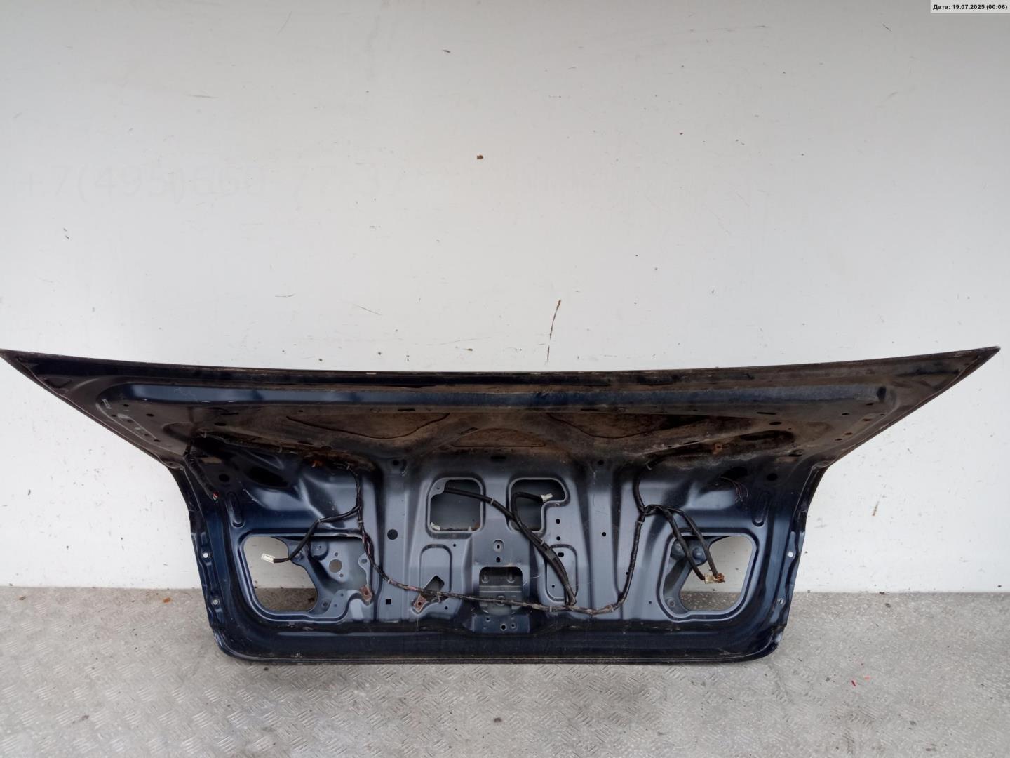 Дверь багажника