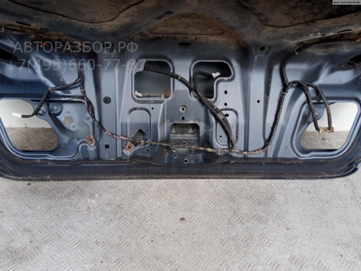 Дверь багажника