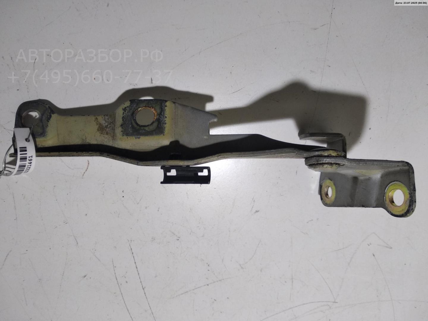 Петля капота левая