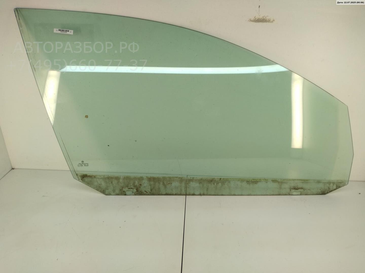 Стекло двери передней правой
