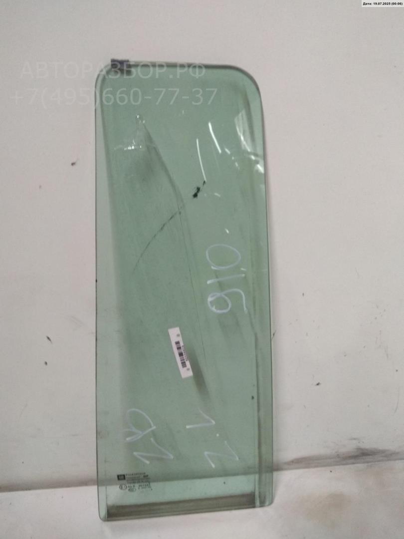 Стекло двери задней левой (форточка)