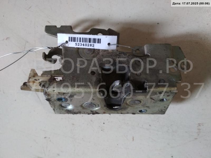 Замок двери передней левой