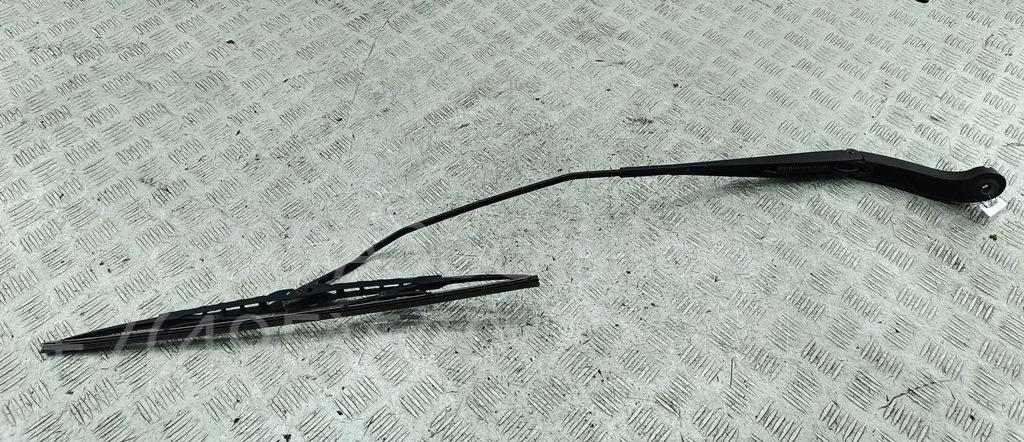 Поводок стеклоочистителя передний правый