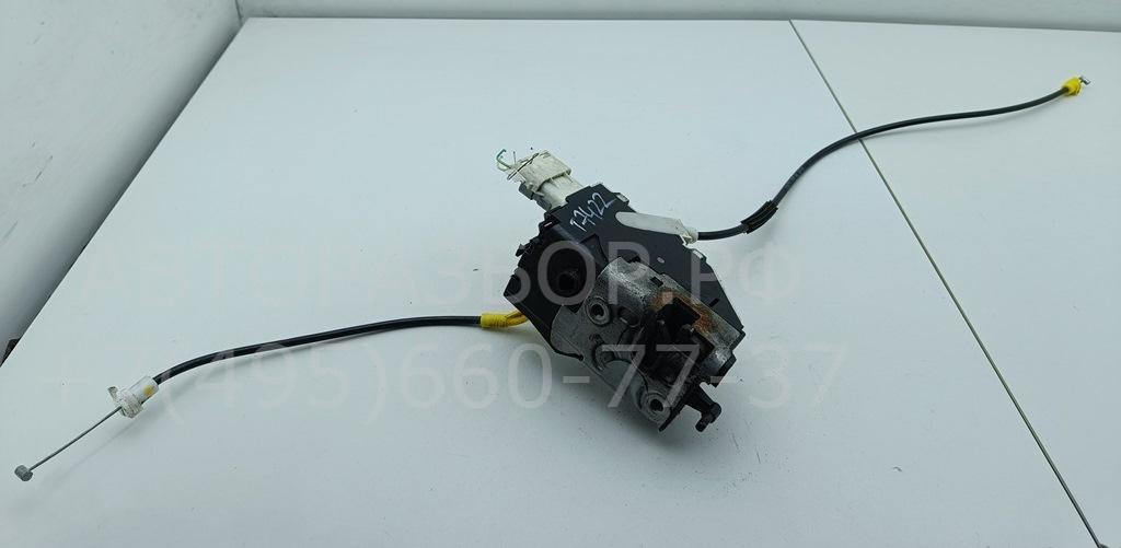 Замок двери передней левой