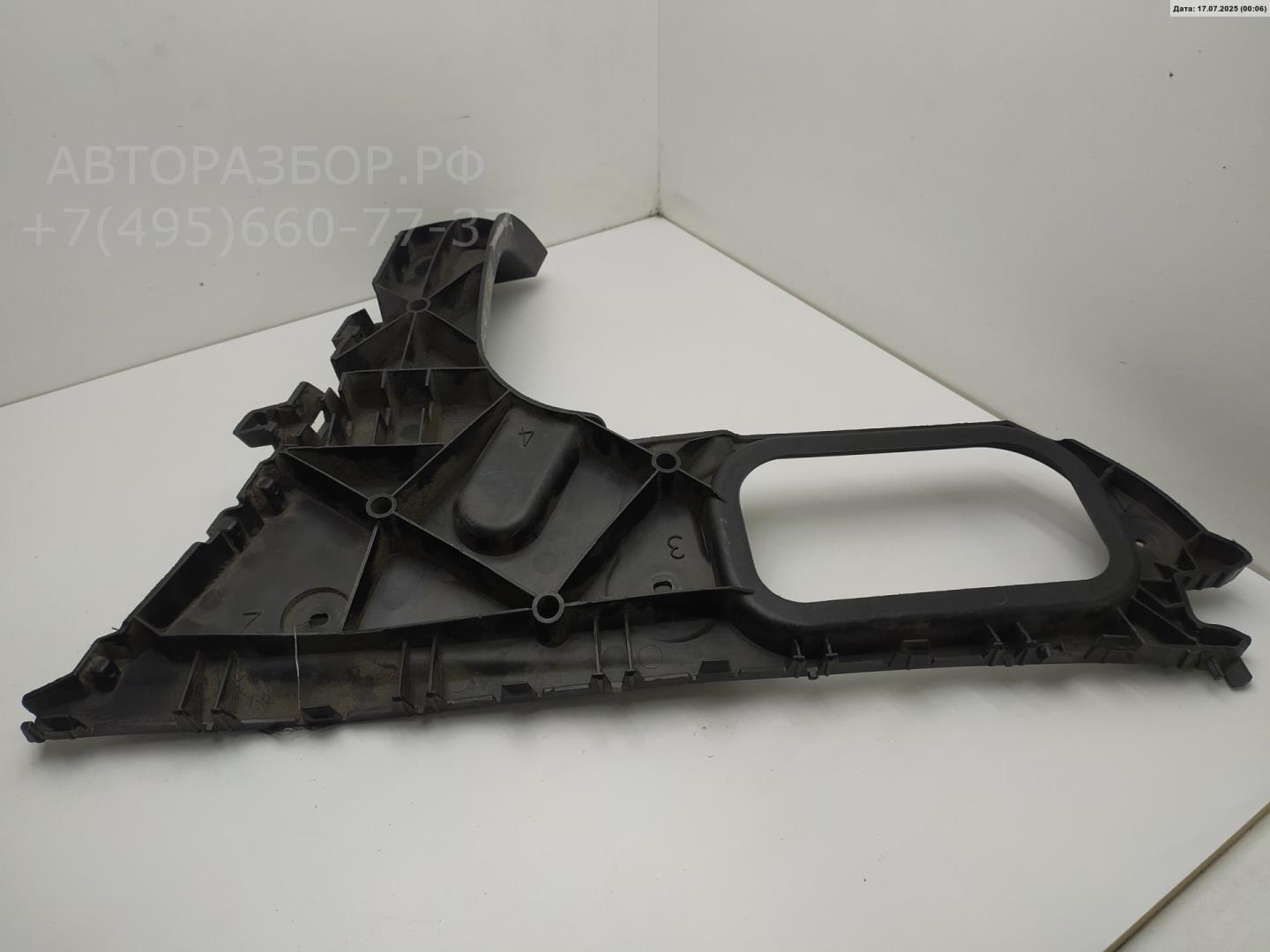 Кронштейн заднего бампера правый