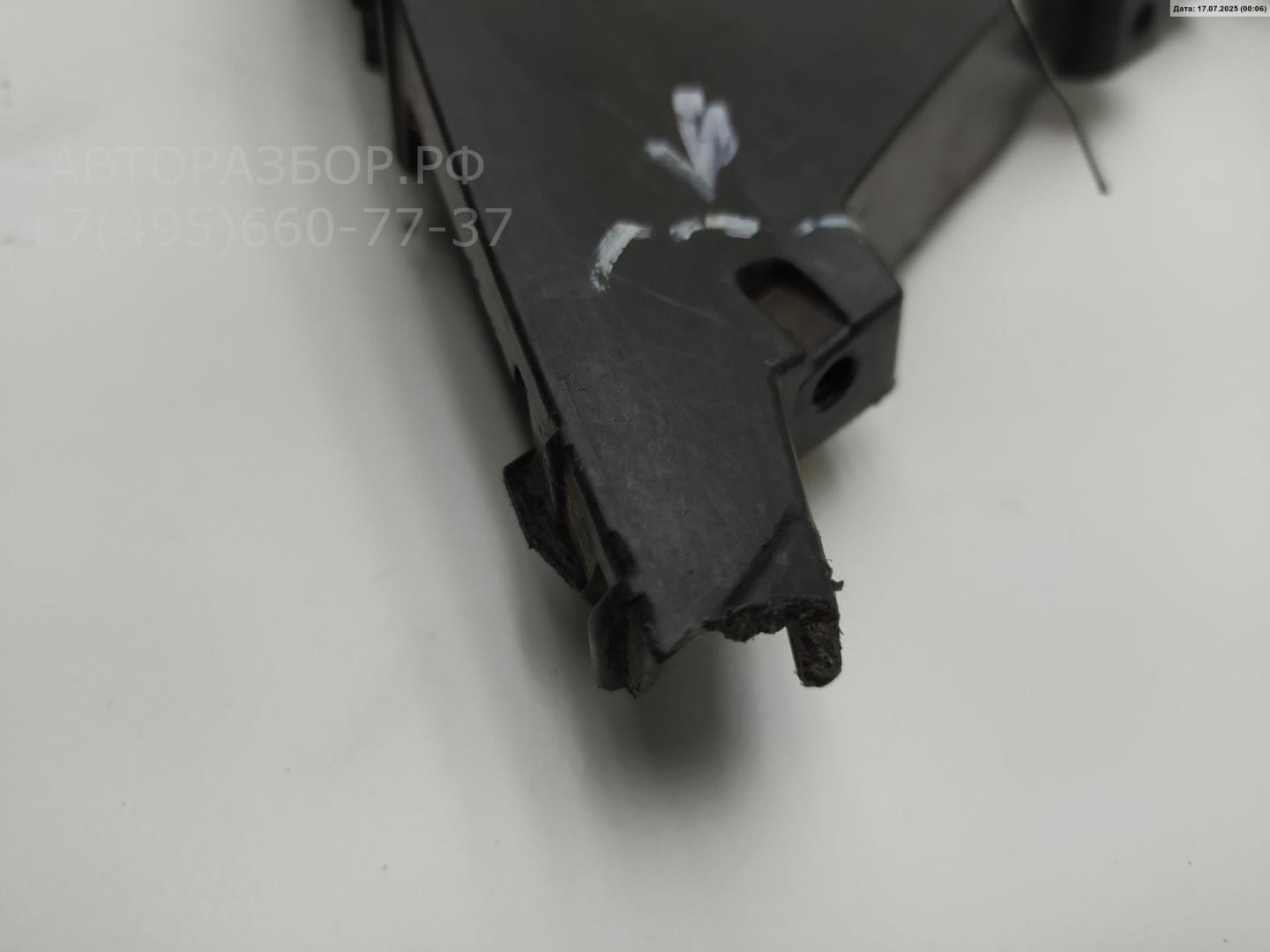 Кронштейн заднего бампера правый