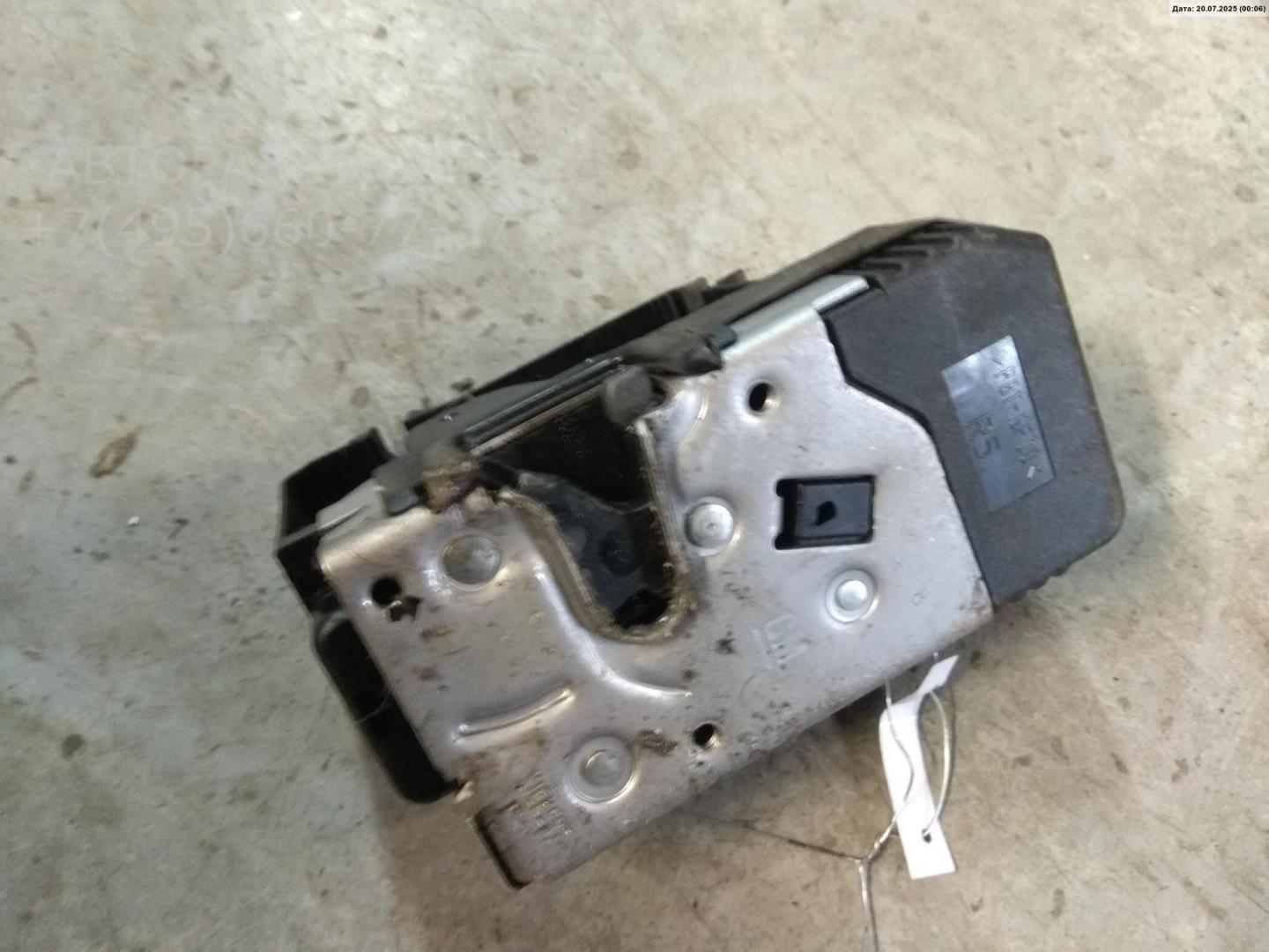 Замок двери передней правой