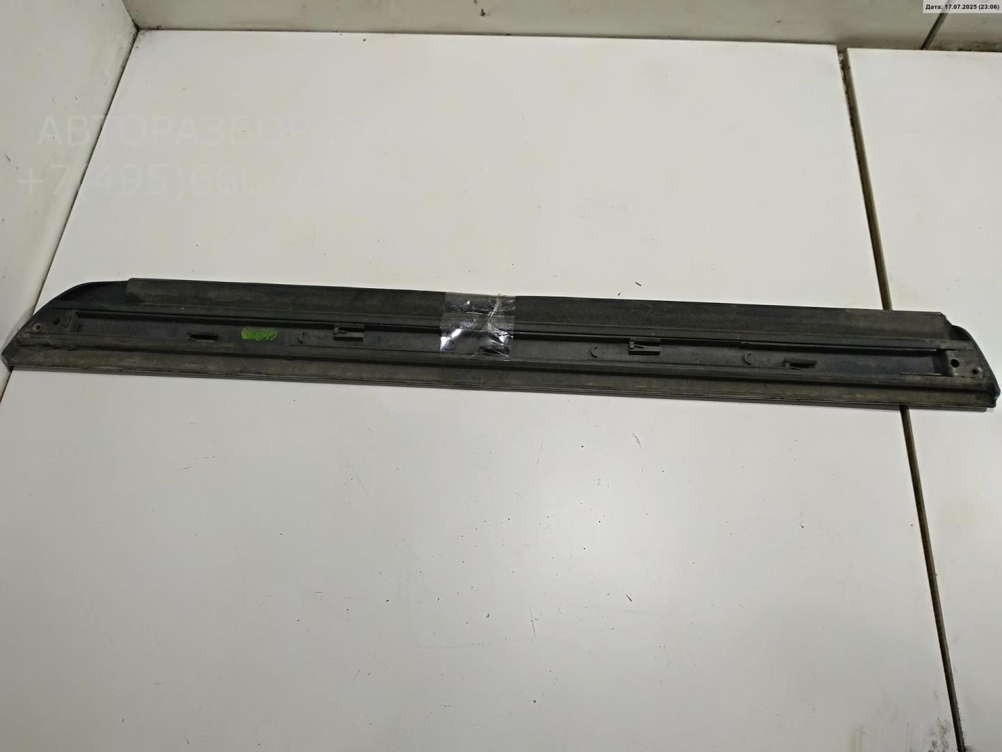 Накладка двери задней правой