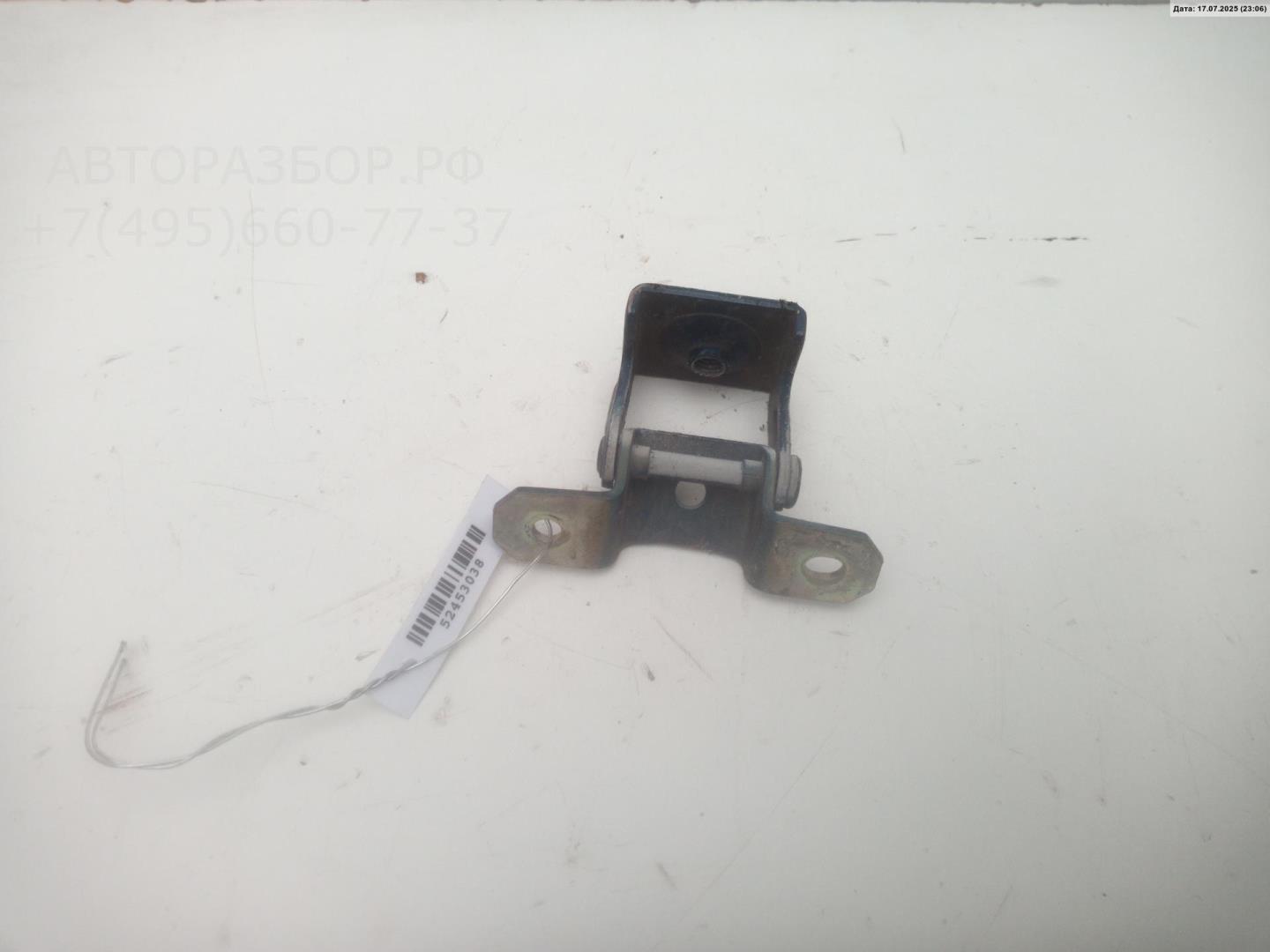 Петля крышки багажника