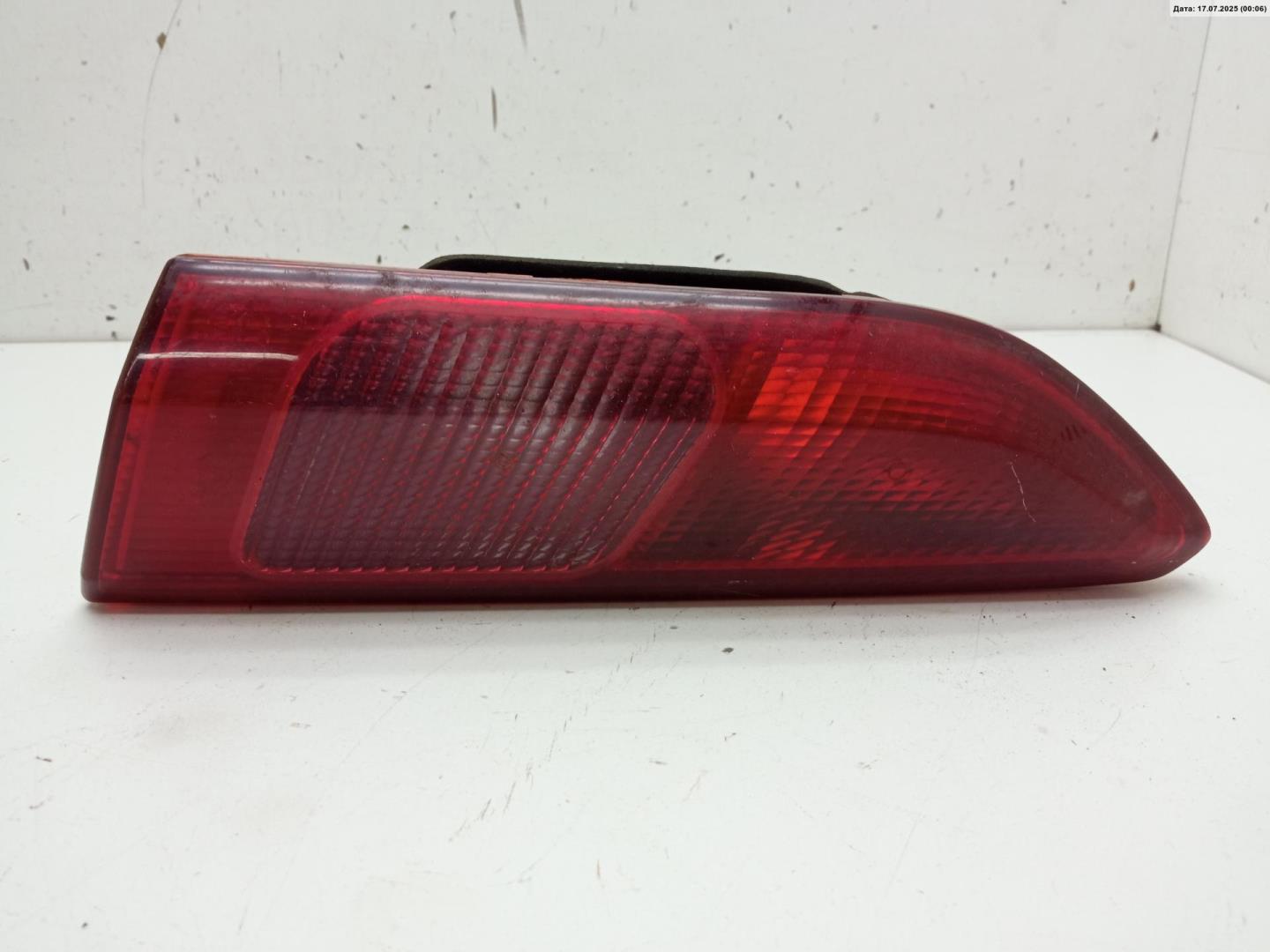 Фонарь задний внутренний правый