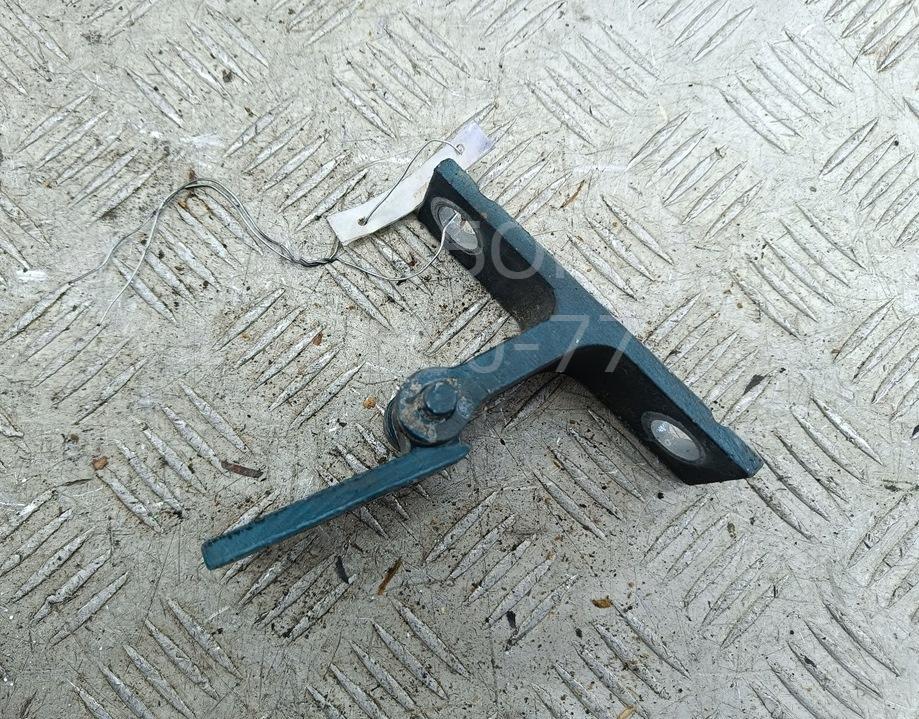 Петля двери