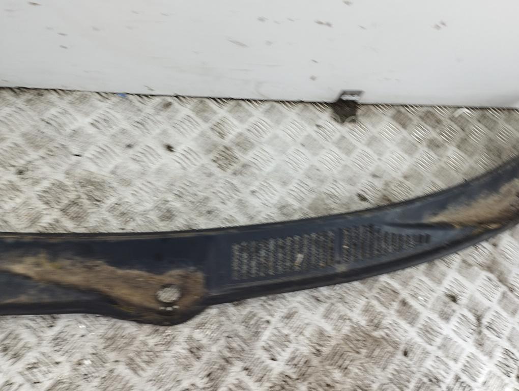 Решетка стеклоочистителей (Жабо)