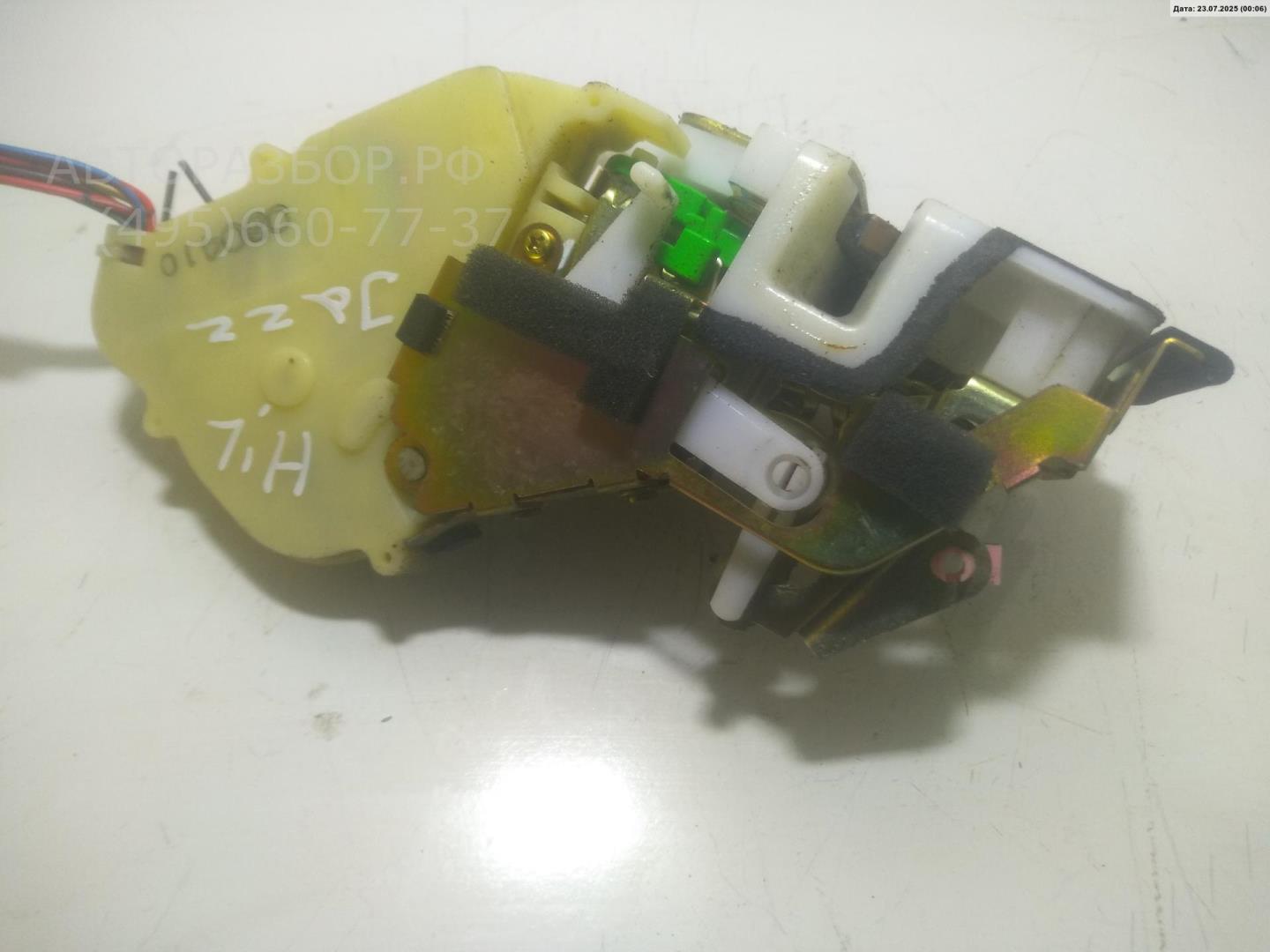 Замок двери задней левой