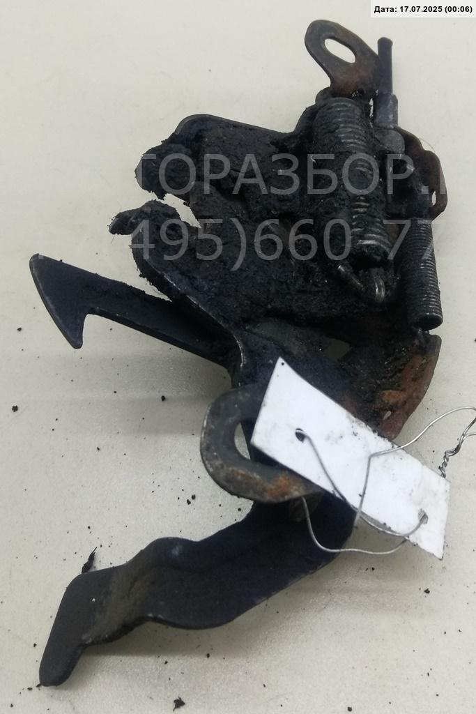 Замок капота