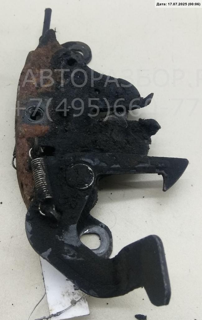 Замок капота