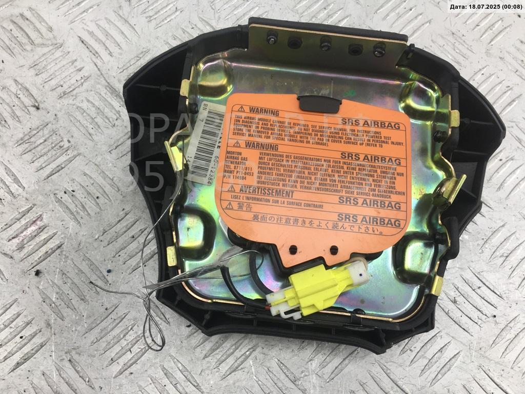 Подушка безопасности в рулевое колесо