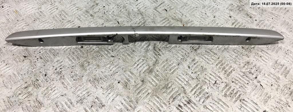 Накладка крышки багажника