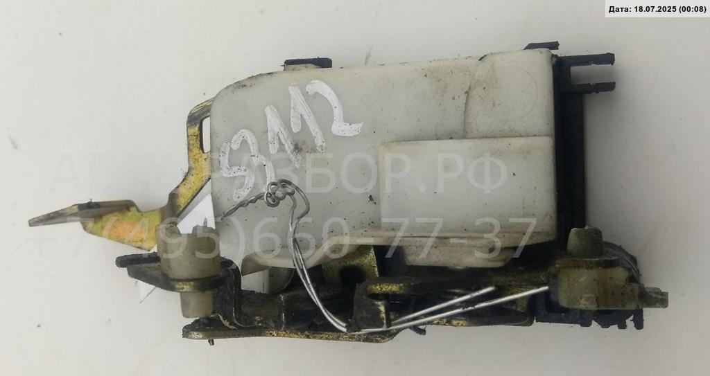 Замок двери передней левой