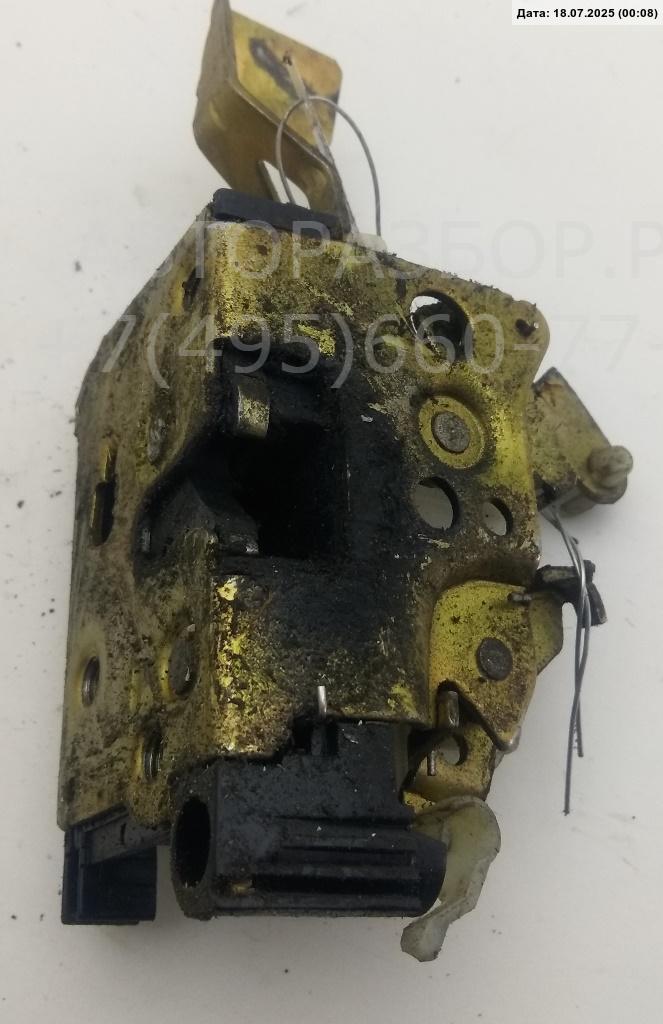 Замок двери передней левой