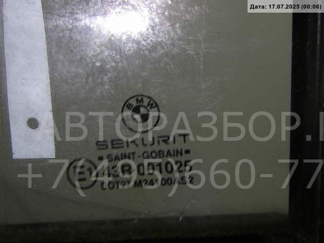 Стекло двери задней правой (форточка)