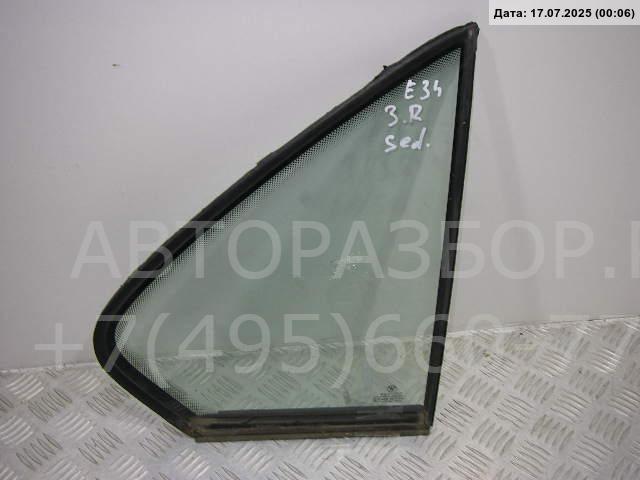 Стекло двери задней правой (форточка)