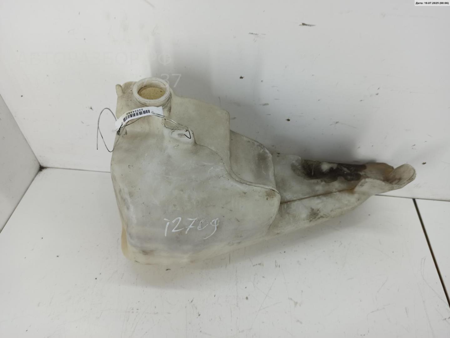 Бачок омывателя лобового стекла