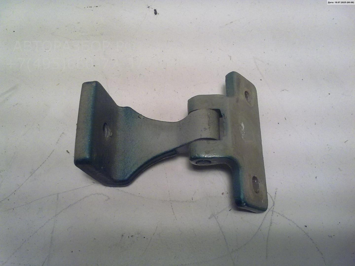 Петля крышки багажника