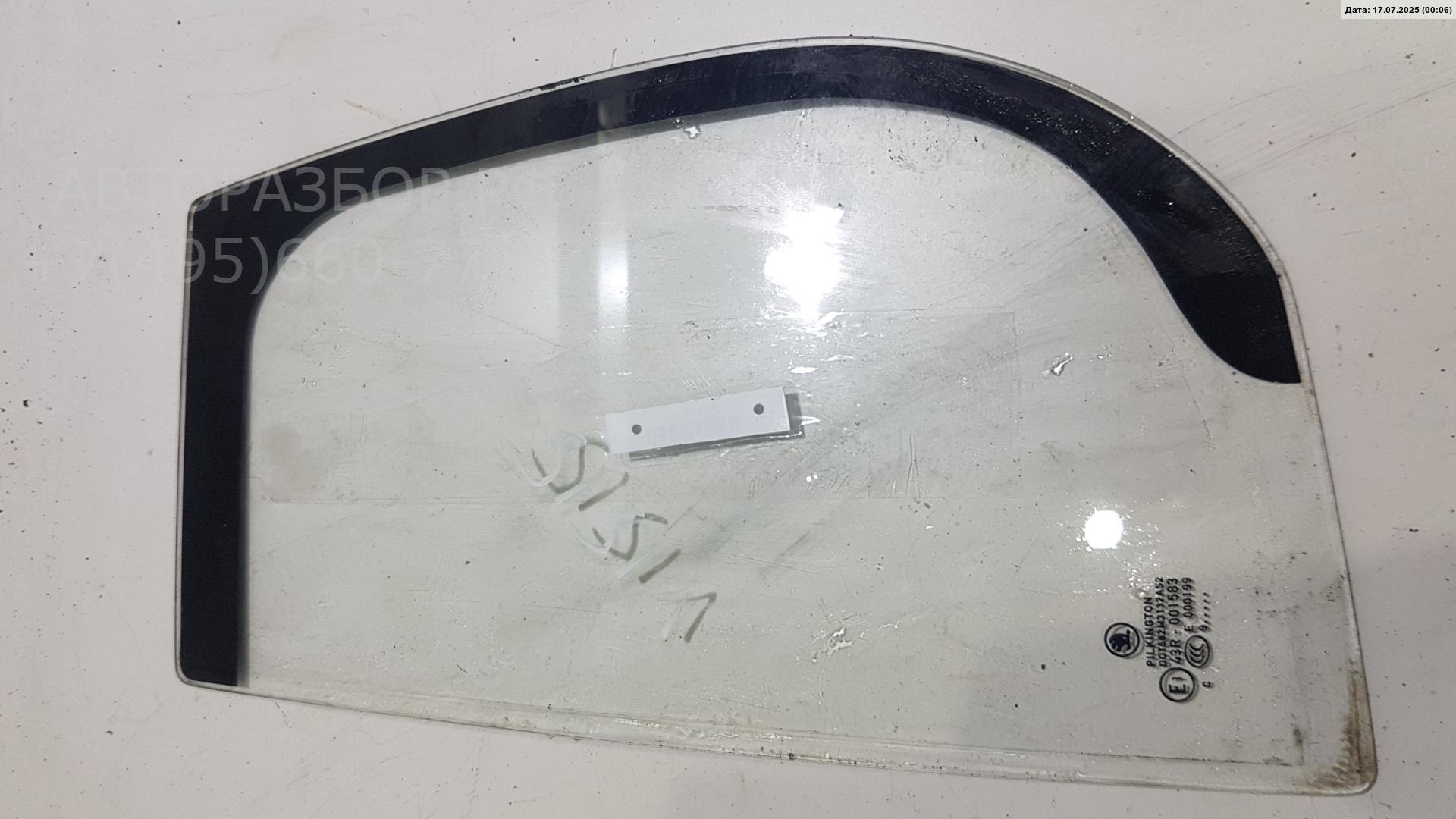 Стекло двери задней левой (форточка)