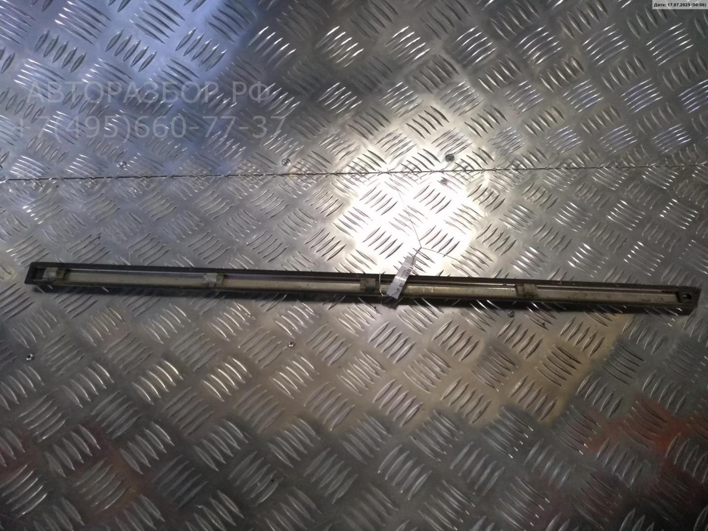 Накладка двери задней правой