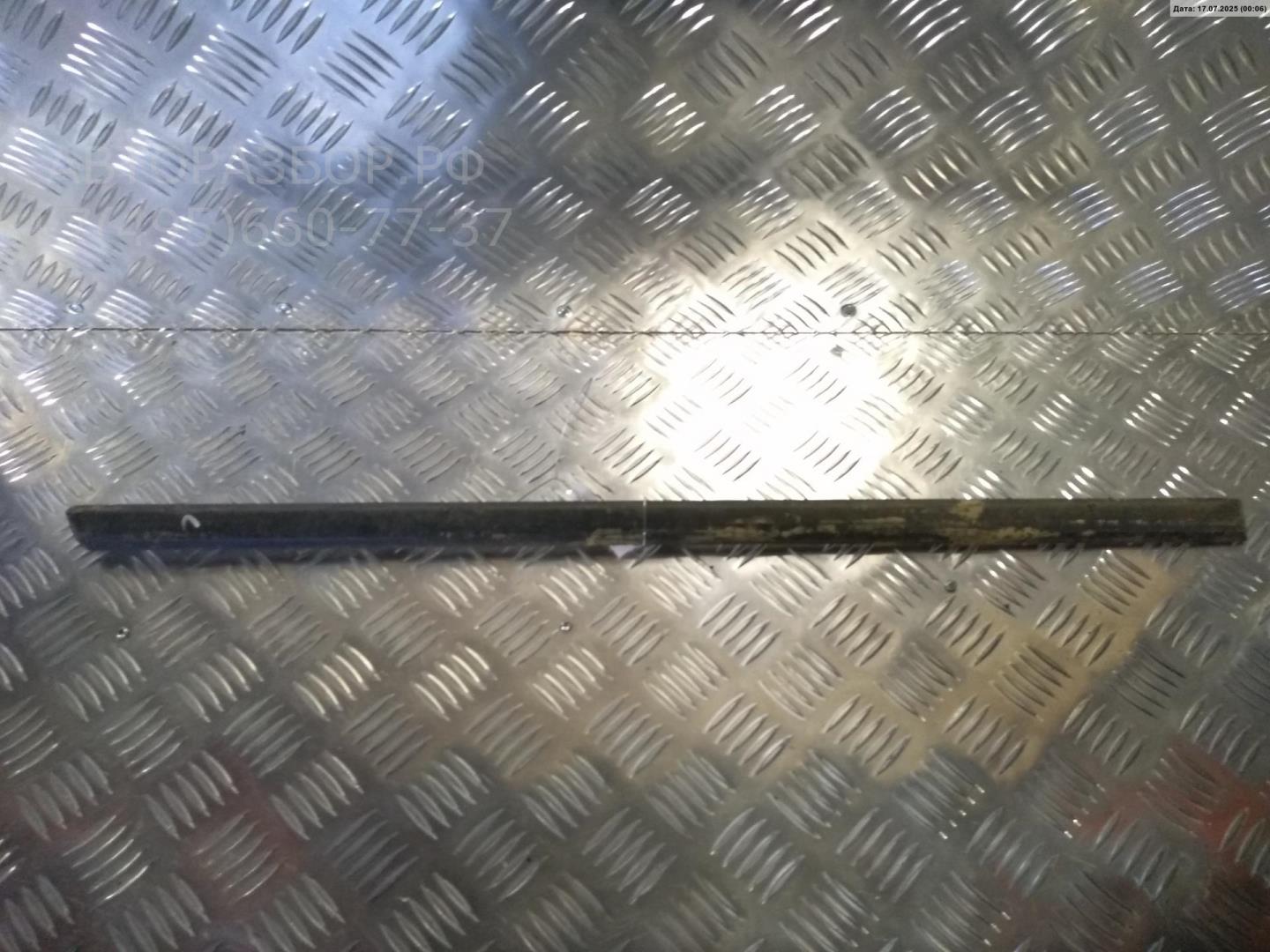 Накладка двери задней правой