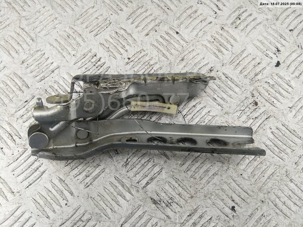 Петля капота правая