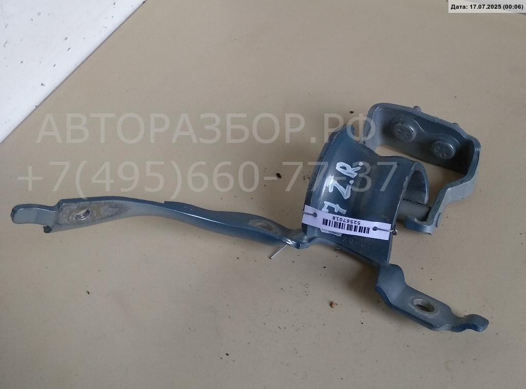 Петля крышки багажника