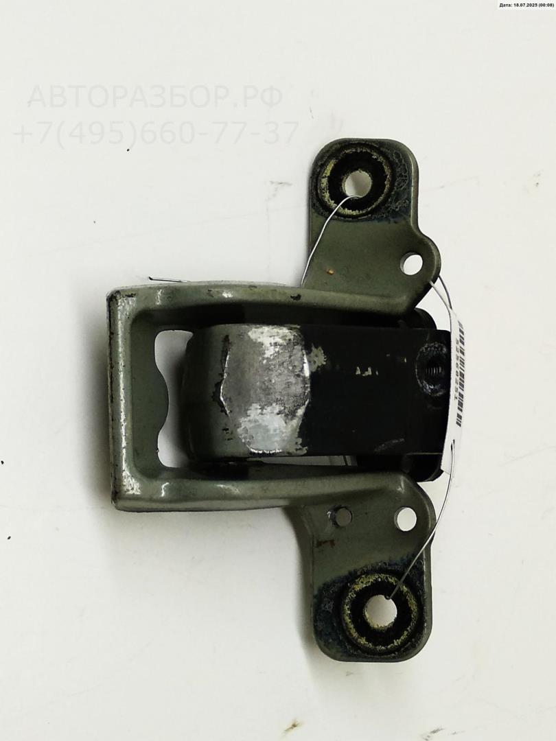 Петля крышки багажника