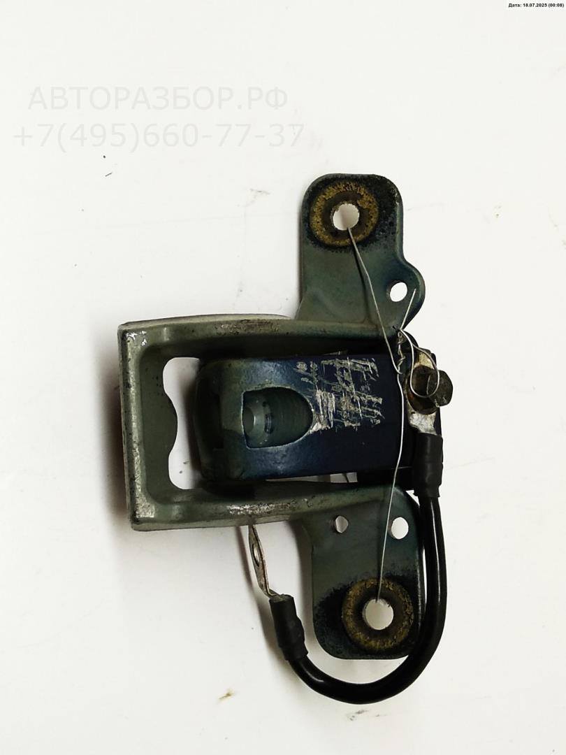 Петля крышки багажника