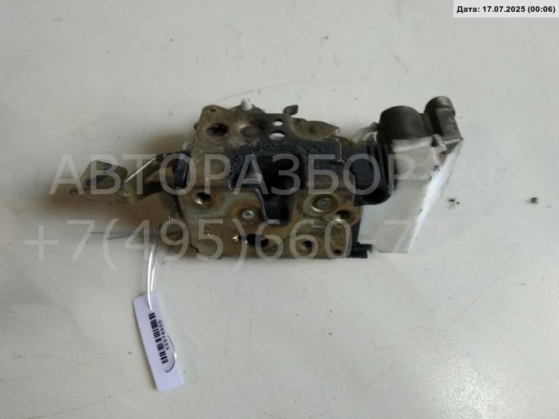 Замок двери передней левой