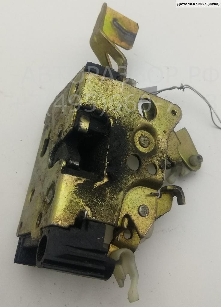 Замок двери передней левой