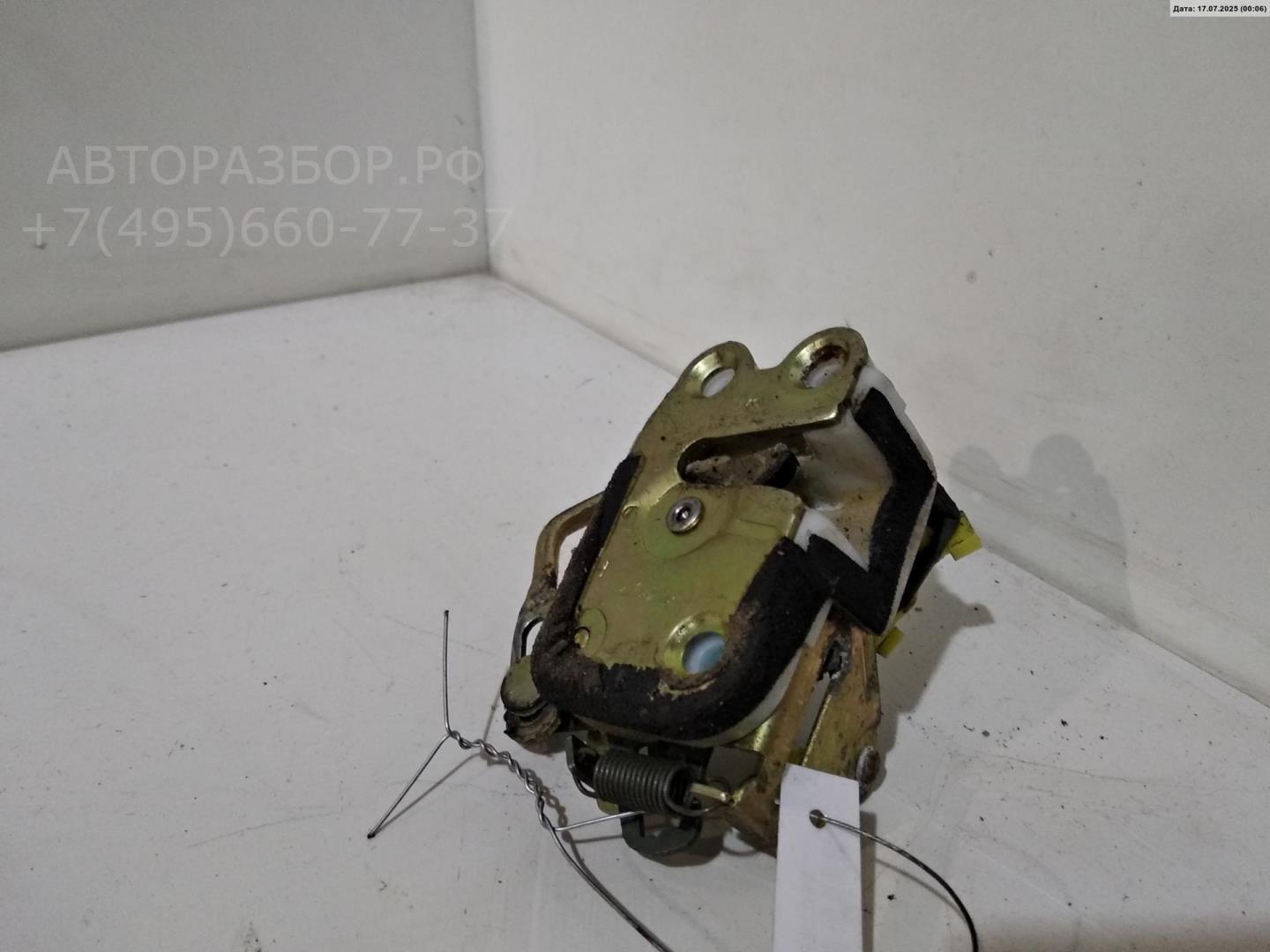 Замок двери передней правой