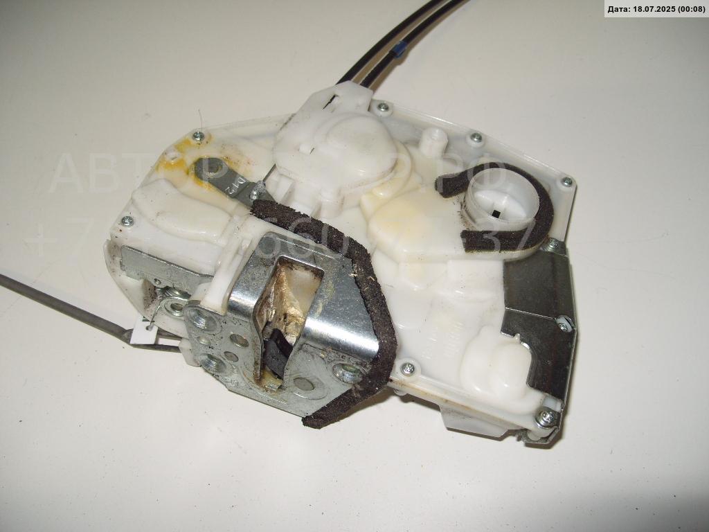 Замок двери передней правой