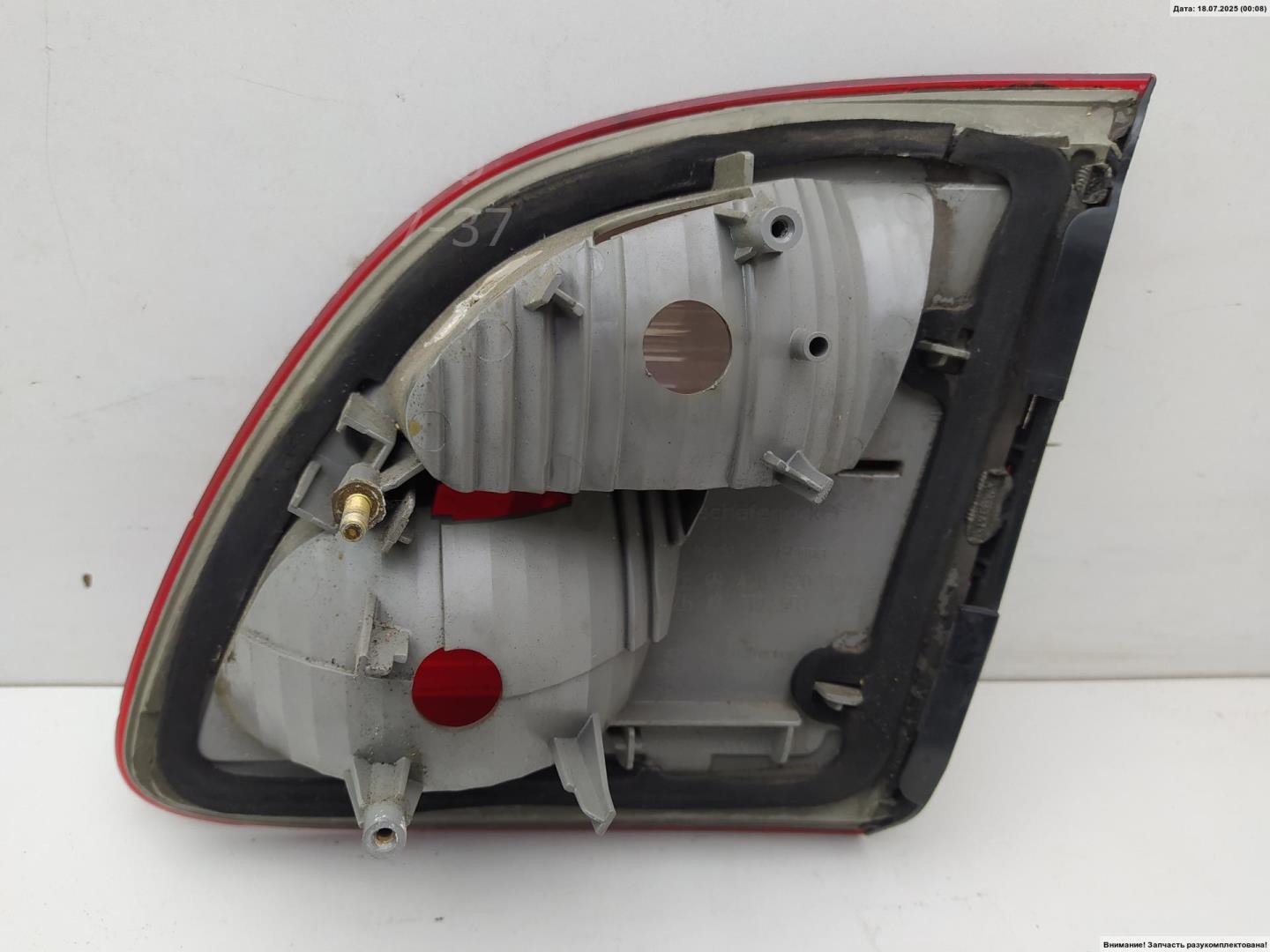 Фонарь задний внутренний левый