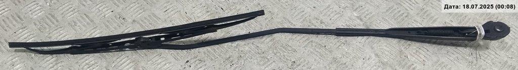 Поводок стеклоочистителя передний правый