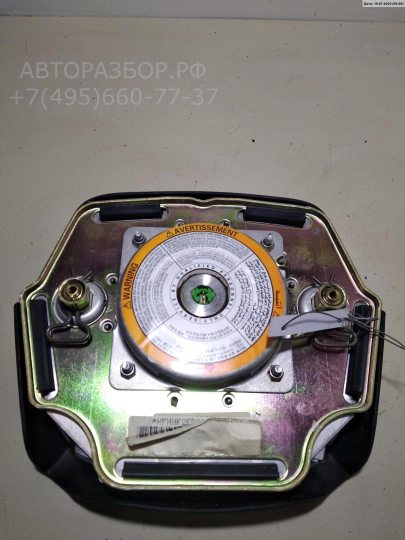 Подушка безопасности в рулевое колесо