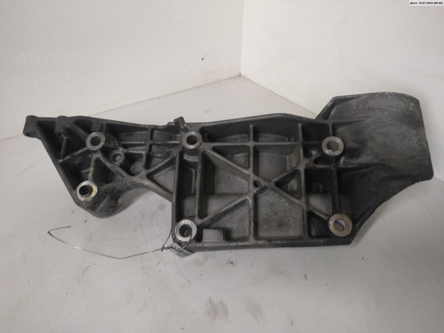 Кронштейн генератора