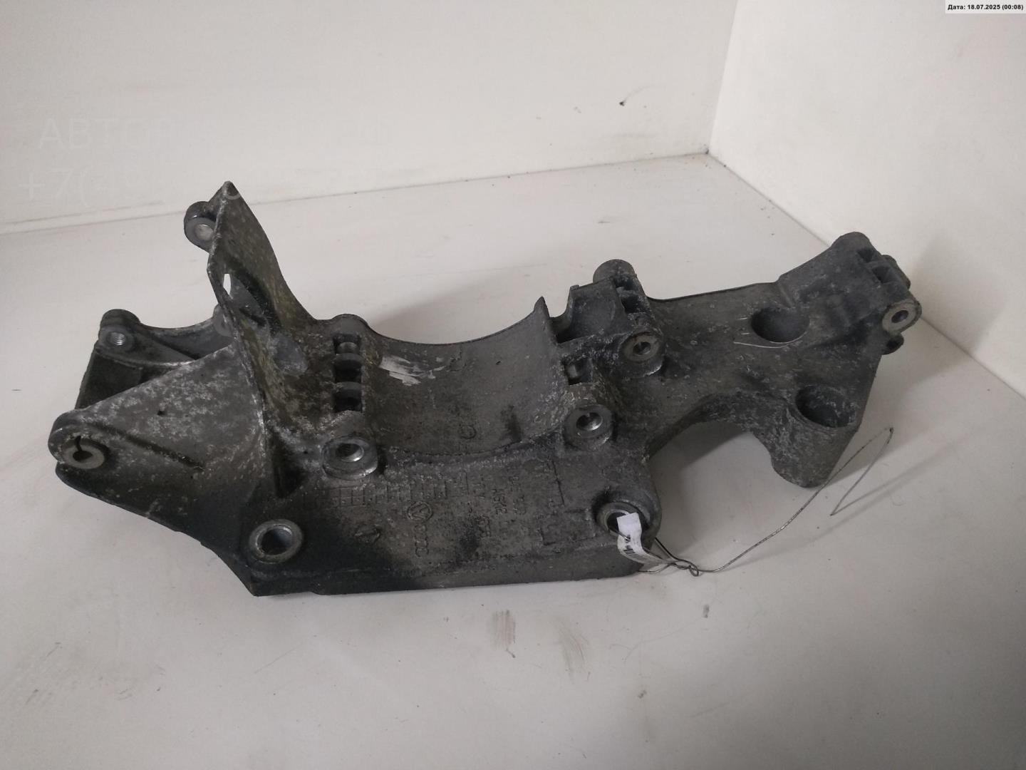 Кронштейн генератора