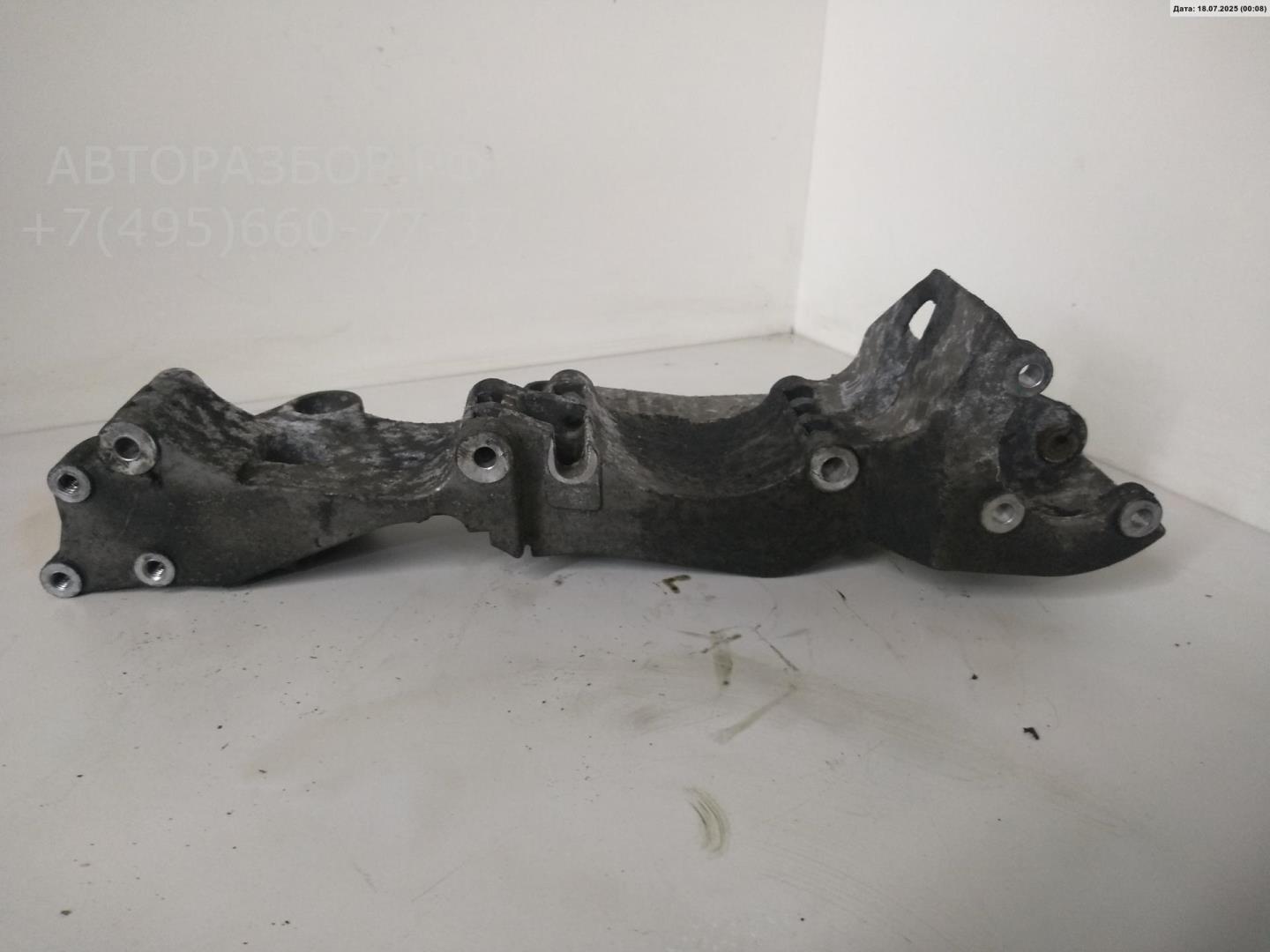 Кронштейн генератора