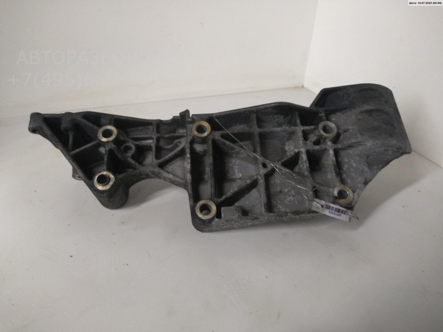 Кронштейн генератора